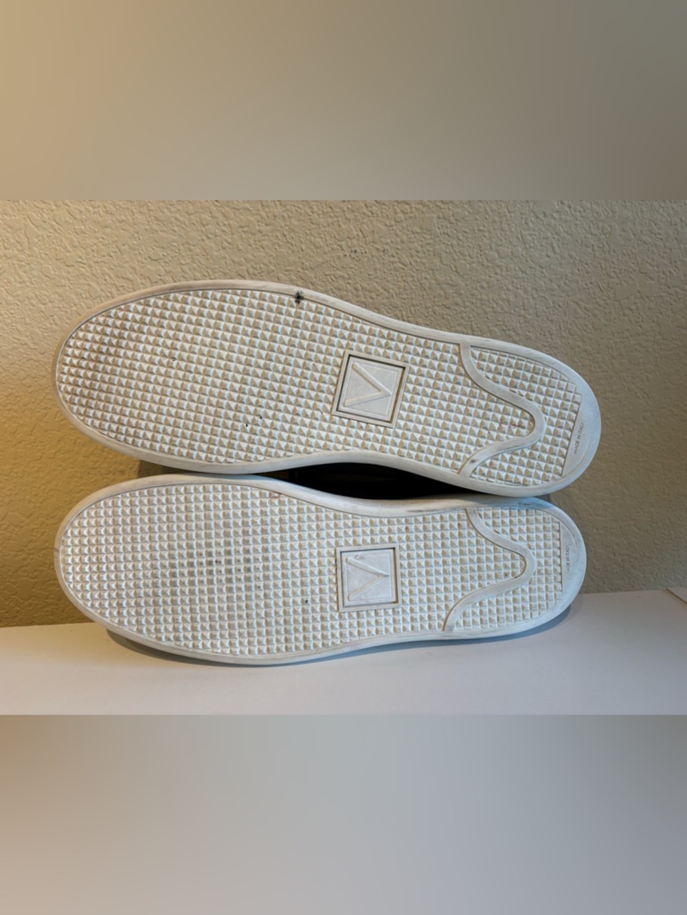 Louis Vuitton Navy Damier Low-Top Sneaker with White Sole- Used, Men’s size 10. - Picture 3 of 12